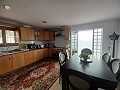 Schönes Landhaus mit 3 Schlafzimmern und 1 Bad in Yecla. in Spanish Fincas