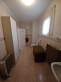 Schönes Landhaus mit 3 Schlafzimmern und 1 Bad in Yecla. in Spanish Fincas