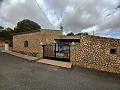 Schönes Landhaus mit 3 Schlafzimmern und 1 Bad in Yecla. in Spanish Fincas