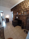 Schönes Landhaus mit 3 Schlafzimmern und 1 Bad in Yecla. in Spanish Fincas