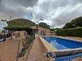 Schönes Landhaus mit 3 Schlafzimmern und 1 Bad in Yecla. in Spanish Fincas