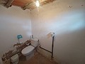 Schönes Landhaus mit 3 Schlafzimmern und 1 Bad in Yecla. in Spanish Fincas