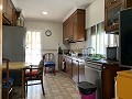 Villa avec 4 chambres et 2 salles de bain, grand terrain avec espace pour piscine, écuries ou entreprise in Spanish Fincas