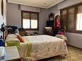 Villa avec 4 chambres et 2 salles de bain, grand terrain avec espace pour piscine, écuries ou entreprise in Spanish Fincas