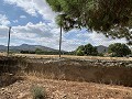 Villa avec 4 chambres et 2 salles de bain, grand terrain avec espace pour piscine, écuries ou entreprise in Spanish Fincas
