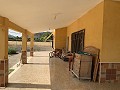 Villa avec 4 chambres et 2 salles de bain, grand terrain avec espace pour piscine, écuries ou entreprise in Spanish Fincas