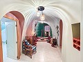 Villa con Piscina y mitad Cueva con Barbacoa y Garaje en La Alcoraya in Spanish Fincas