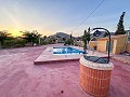 Villa con Piscina y mitad Cueva con Barbacoa y Garaje en La Alcoraya in Spanish Fincas