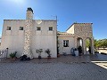 Moderne autarke Villa mit Pool in Biar in Spanish Fincas
