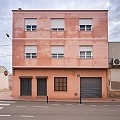 Gebouw met 2 verdiepingen en terrein in Monovar in Spanish Fincas