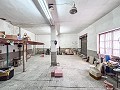 Gebouw met 2 verdiepingen en terrein in Monovar in Spanish Fincas