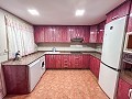 Spectaculair appartement op de begane grond met binnenpatio in Almansa in Spanish Fincas