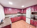Spectaculair appartement op de begane grond met binnenpatio in Almansa in Spanish Fincas