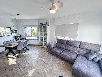 Appartement au rez-de-chaussée avec terrasse prêt à emménager à Salinas