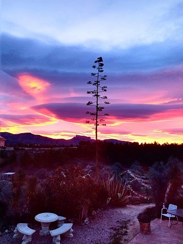 Spiritual retreat in Sax with endless possibilities