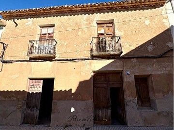 Reform Townhouse for sale in Pinoso.
