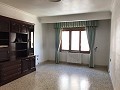 Apartamento con garaje en el centro de la ciudad in Spanish Fincas