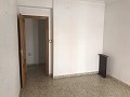 Apartamento con garaje en el centro de la ciudad in Spanish Fincas