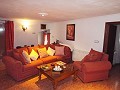 Schönes 4-Bett-Reihenhaus im Zentrum von Ayora in Spanish Fincas