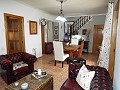 Schönes 4-Bett-Reihenhaus im Zentrum von Ayora in Spanish Fincas