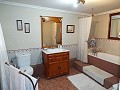 Schönes 4-Bett-Reihenhaus im Zentrum von Ayora in Spanish Fincas