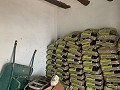 Groot herenhuis in Ayora in Spanish Fincas