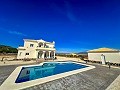 Factor sorpresa villas de nueva construcción en Pinoso in Spanish Fincas