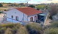Villa Walk to Town con 3 dormitorios y espacio para piscina in Spanish Fincas