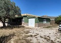 Finca met 3 slaapkamers en 2 badkamers in Sax met meer dan 16.000 m2 grond in Spanish Fincas