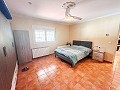 Ongelooflijke villa met zwembad, bijgebouw en meer in Tibi in Spanish Fincas