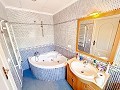 Ongelooflijke villa met zwembad, bijgebouw en meer in Tibi in Spanish Fincas